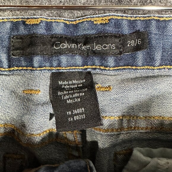 Calvin Klein Jeans Womens 28  Medium Wash Cotton Stretch Cuffed Crop Pockets - Picture 5 of 8